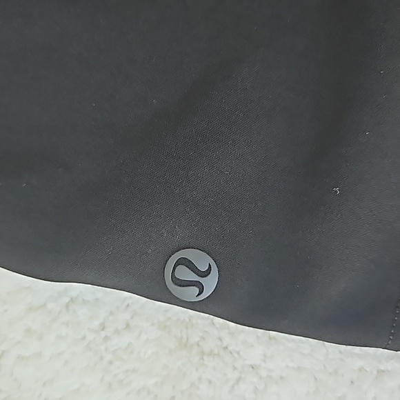 Shorts - Picture 4 of 5